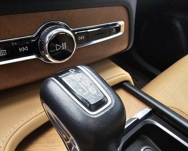 Серый Вольво ХС90, объемом двигателя 1.97 л и пробегом 100 тыс. км за 37500 $, фото 40 на Automoto.ua