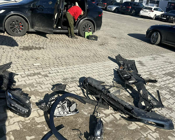 Серый Вольво ХС90, объемом двигателя 2 л и пробегом 81 тыс. км за 24650 $, фото 14 на Automoto.ua