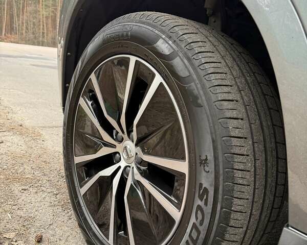 Сірий Вольво ХС90, об'ємом двигуна 1.97 л та пробігом 56 тис. км за 44500 $, фото 10 на Automoto.ua