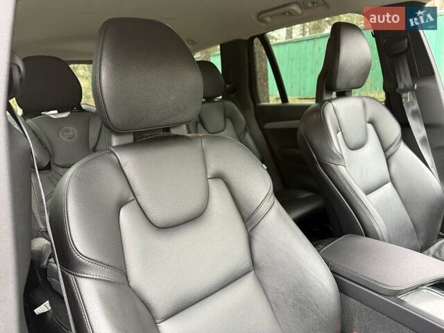 Сірий Вольво ХС90, об'ємом двигуна 1.97 л та пробігом 56 тис. км за 44500 $, фото 25 на Automoto.ua