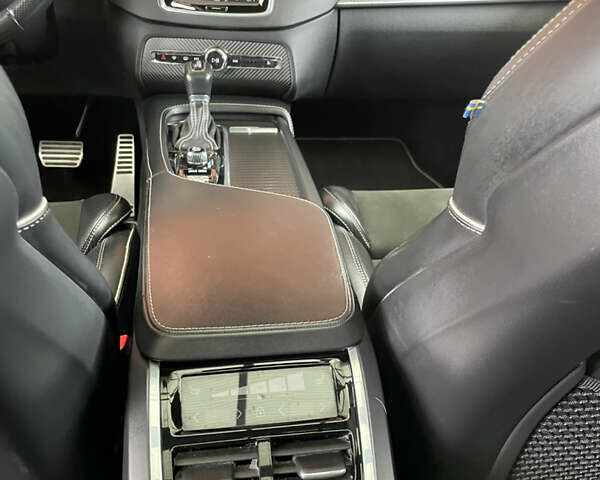 Серый Вольво ХС90, объемом двигателя 2 л и пробегом 82 тыс. км за 28900 $, фото 22 на Automoto.ua