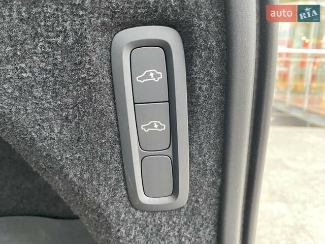 Сірий Вольво ХС90, об'ємом двигуна 1.97 л та пробігом 186 тис. км за 37500 $, фото 8 на Automoto.ua