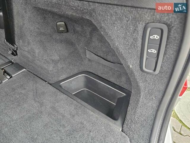 Серый Вольво ХС90, объемом двигателя 1.97 л и пробегом 100 тыс. км за 37500 $, фото 37 на Automoto.ua