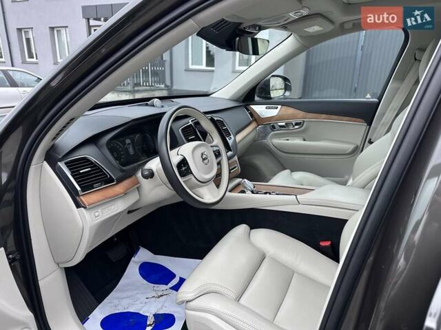 Вольво ХС90 2019 в Львове на Automoto.ua Серый Вольво ХС90, объемом двигателя 2 л и пробегом 146 тыс. км за 48486 $, фото 37 на Automoto.ua