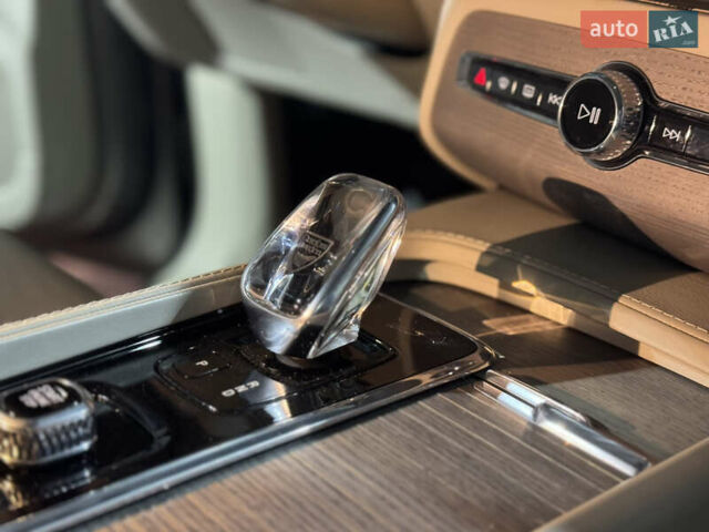 Серый Вольво ХС90, объемом двигателя 2 л и пробегом 93 тыс. км за 49999 $, фото 18 на Automoto.ua