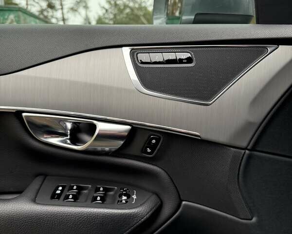 Сірий Вольво ХС90, об'ємом двигуна 1.97 л та пробігом 56 тис. км за 44500 $, фото 29 на Automoto.ua