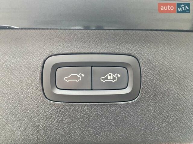 Сірий Вольво ХС90, об'ємом двигуна 1.97 л та пробігом 186 тис. км за 37500 $, фото 9 на Automoto.ua