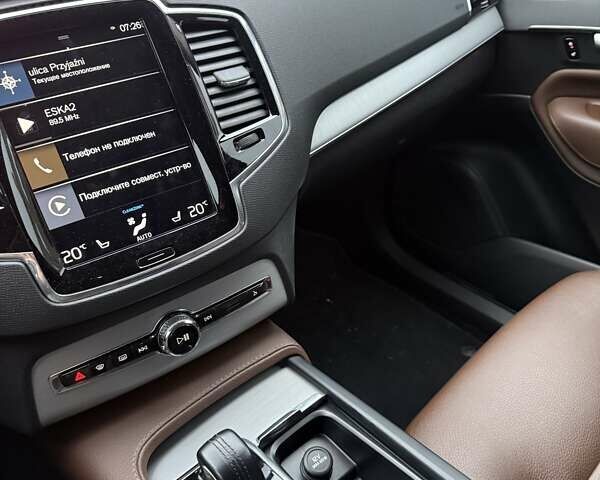 Серый Вольво ХС90, объемом двигателя 1.97 л и пробегом 140 тыс. км за 41000 $, фото 4 на Automoto.ua