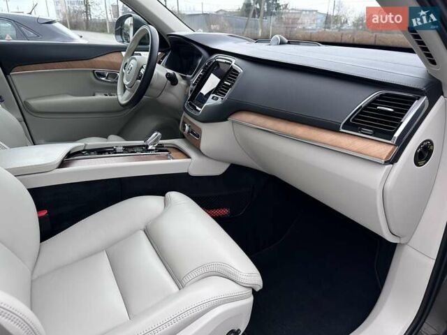 Вольво ХС90 2019 в Львове на Automoto.ua Серый Вольво ХС90, объемом двигателя 2 л и пробегом 146 тыс. км за 48486 $, фото 72 на Automoto.ua