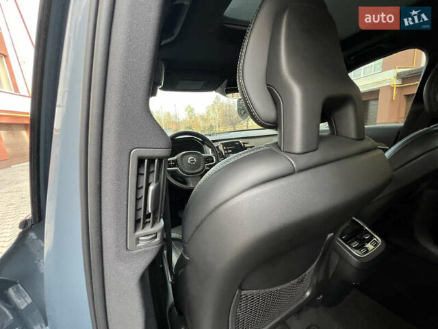 Серый Вольво ХС90, объемом двигателя 2 л и пробегом 143 тыс. км за 40400 $, фото 57 на Automoto.ua