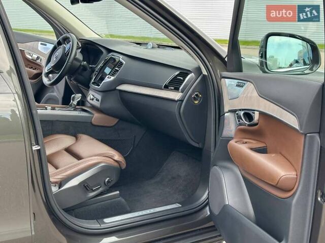 Вольво ХС90 2019 в Киеве на Automoto.ua Серый Вольво ХС90, объемом двигателя 1.97 л и пробегом 55 тыс. км за 50802 $, фото 16 на Automoto.ua