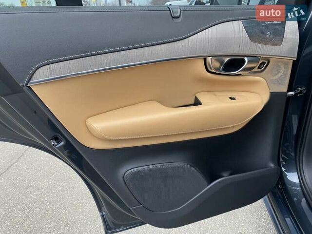 Сірий Вольво ХС90, об'ємом двигуна 1.97 л та пробігом 186 тис. км за 37500 $, фото 12 на Automoto.ua