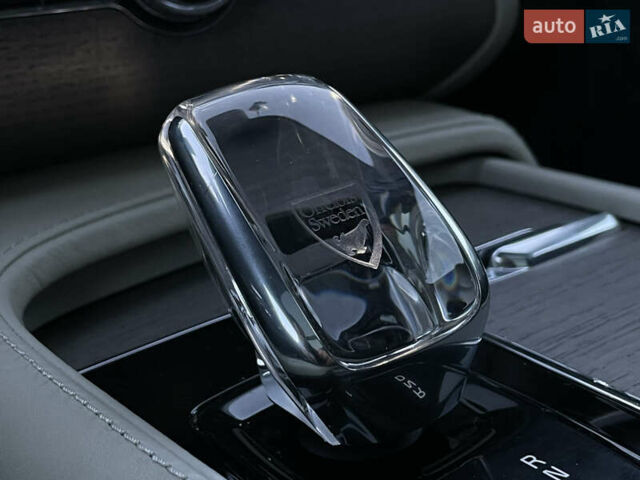 Серый Вольво ХС90, объемом двигателя 1.97 л и пробегом 159 тыс. км за 38999 $, фото 43 на Automoto.ua