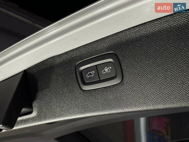 Вольво ХС90 2020 у Сумах на Automoto.ua Сірий Вольво ХС90, об'ємом двигуна 1.97 л та пробігом 64 тис. км за 53000 $, фото 22 на Automoto.ua