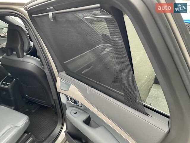 Серый Вольво ХС90, объемом двигателя 1.97 л и пробегом 42 тыс. км за 54000 $, фото 14 на Automoto.ua