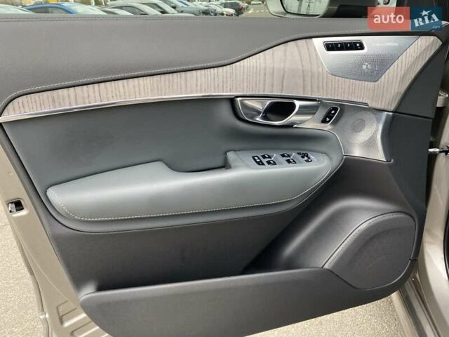 Серый Вольво ХС90, объемом двигателя 1.97 л и пробегом 42 тыс. км за 54000 $, фото 8 на Automoto.ua