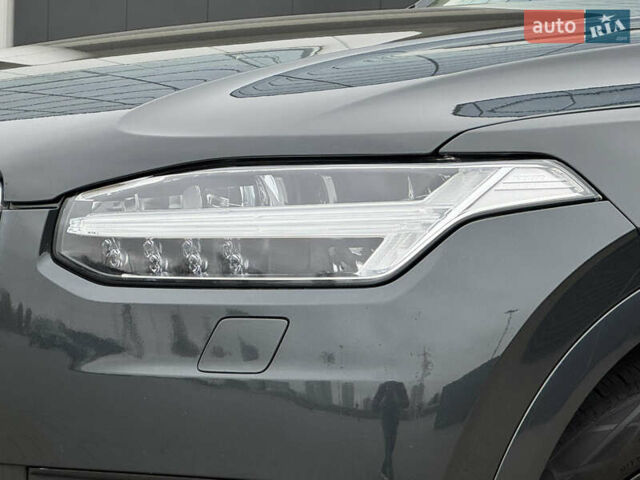 Серый Вольво ХС90, объемом двигателя 1.97 л и пробегом 127 тыс. км за 47900 $, фото 12 на Automoto.ua