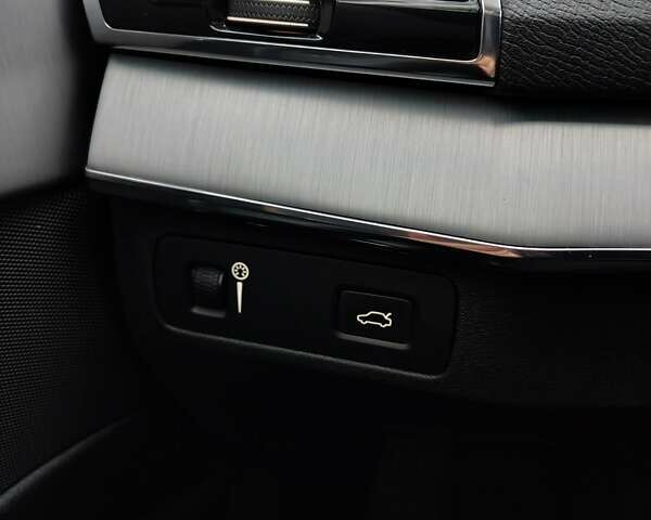 Сірий Вольво ХС90, об'ємом двигуна 1.97 л та пробігом 154 тис. км за 41000 $, фото 10 на Automoto.ua