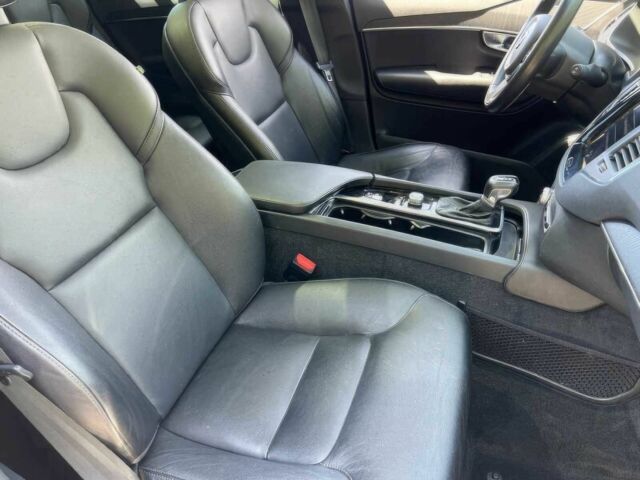 Серый Вольво ХС90, объемом двигателя 2 л и пробегом 50 тыс. км за 19800 $, фото 9 на Automoto.ua