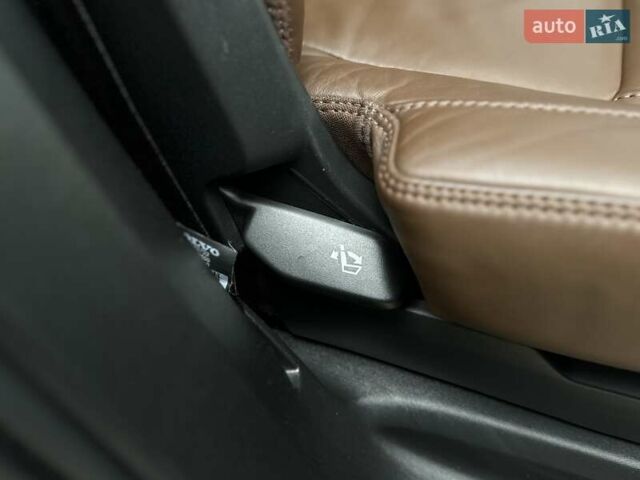 Серый Вольво ХС90, объемом двигателя 1.97 л и пробегом 128 тыс. км за 45000 $, фото 41 на Automoto.ua