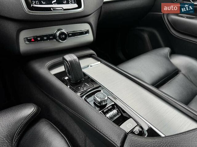 Серый Вольво ХС90, объемом двигателя 1.97 л и пробегом 127 тыс. км за 47900 $, фото 25 на Automoto.ua