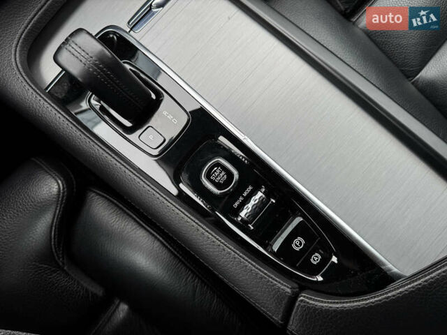 Серый Вольво ХС90, объемом двигателя 1.97 л и пробегом 127 тыс. км за 47900 $, фото 27 на Automoto.ua