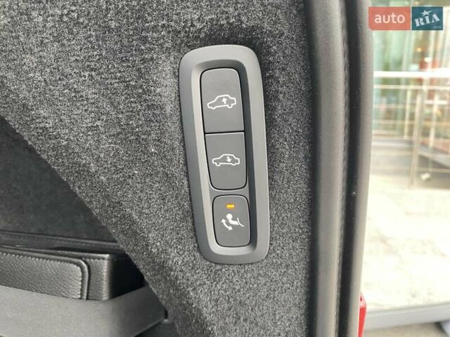 Серый Вольво ХС90, объемом двигателя 1.97 л и пробегом 42 тыс. км за 54000 $, фото 11 на Automoto.ua