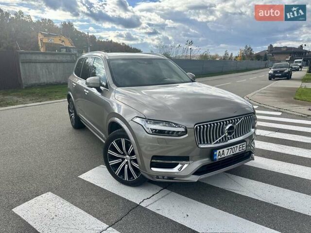 Серый Вольво ХС90, объемом двигателя 1.97 л и пробегом 33 тыс. км за 49800 $, фото 2 на Automoto.ua