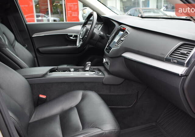 Вольво ХС90 2020 в Житомире на Automoto.ua Серый Вольво ХС90, объемом двигателя 1.97 л и пробегом 150 тыс. км за 34800 $, фото 5 на Automoto.ua