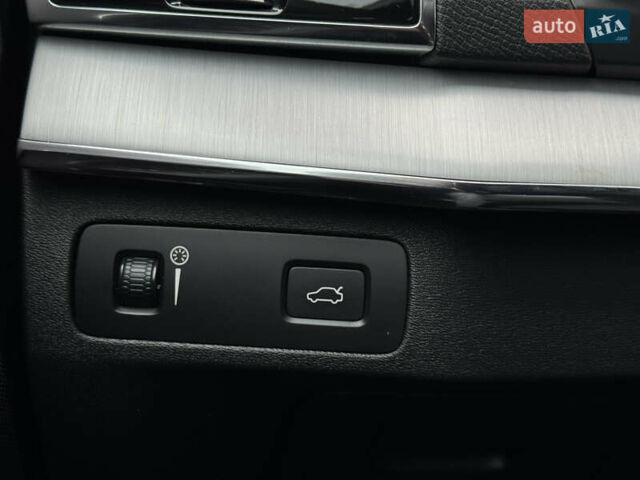 Серый Вольво ХС90, объемом двигателя 1.97 л и пробегом 127 тыс. км за 47900 $, фото 32 на Automoto.ua