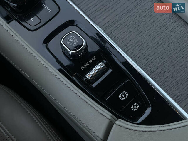 Серый Вольво ХС90, объемом двигателя 1.97 л и пробегом 159 тыс. км за 38999 $, фото 34 на Automoto.ua