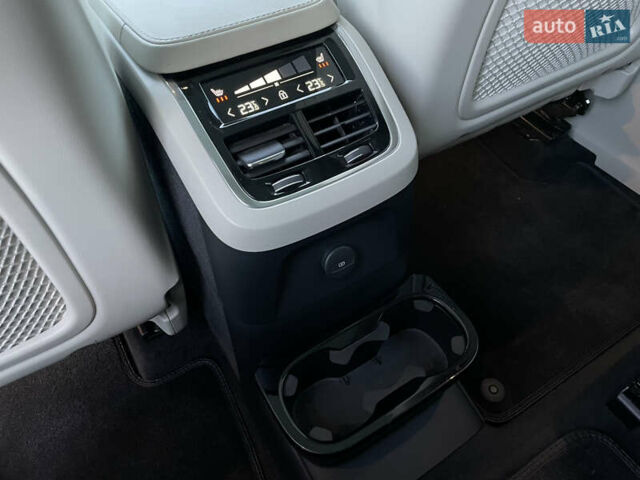 Серый Вольво ХС90, объемом двигателя 1.97 л и пробегом 159 тыс. км за 38999 $, фото 20 на Automoto.ua