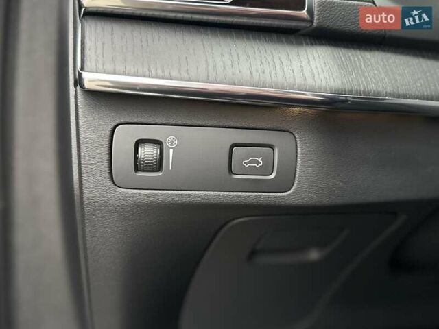 Серый Вольво ХС90, объемом двигателя 1.97 л и пробегом 128 тыс. км за 45000 $, фото 35 на Automoto.ua