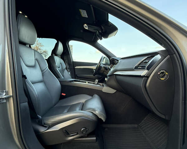 Серый Вольво ХС90, объемом двигателя 1.97 л и пробегом 147 тыс. км за 39800 $, фото 29 на Automoto.ua