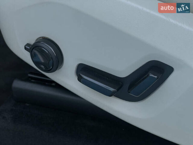 Серый Вольво ХС90, объемом двигателя 1.97 л и пробегом 159 тыс. км за 38999 $, фото 25 на Automoto.ua