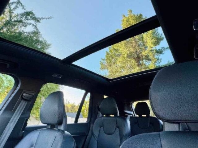 Сірий Вольво ХС90, об'ємом двигуна 2 л та пробігом 56 тис. км за 22600 $, фото 13 на Automoto.ua