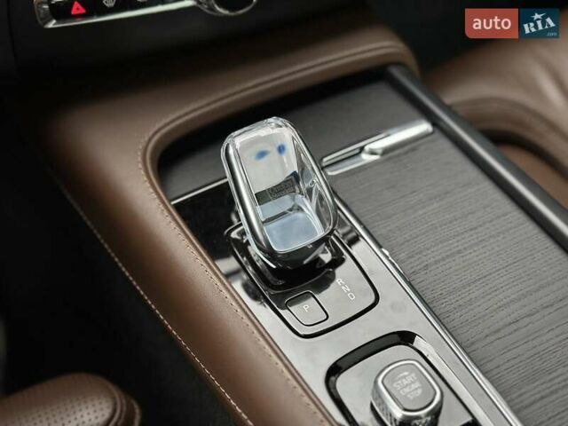 Серый Вольво ХС90, объемом двигателя 1.97 л и пробегом 128 тыс. км за 45000 $, фото 26 на Automoto.ua