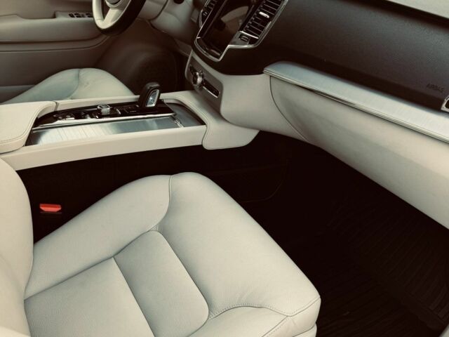 Серый Вольво ХС90, объемом двигателя 2 л и пробегом 60 тыс. км за 44400 $, фото 10 на Automoto.ua