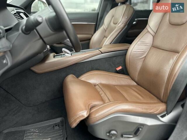 Серый Вольво ХС90, объемом двигателя 1.97 л и пробегом 128 тыс. км за 45000 $, фото 13 на Automoto.ua