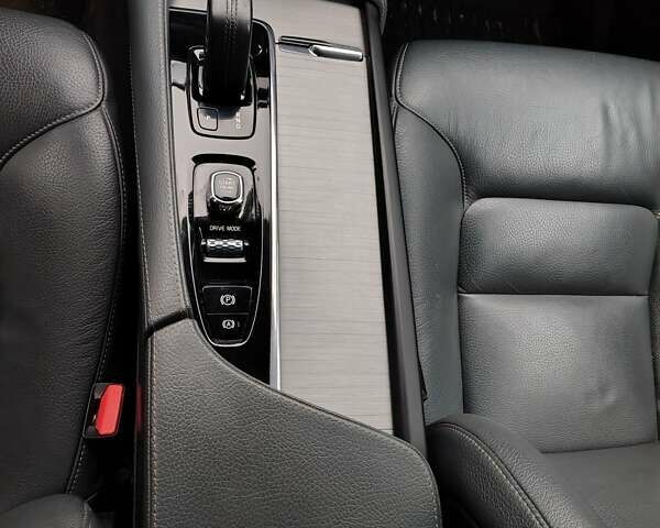 Сірий Вольво ХС90, об'ємом двигуна 1.97 л та пробігом 154 тис. км за 41000 $, фото 25 на Automoto.ua