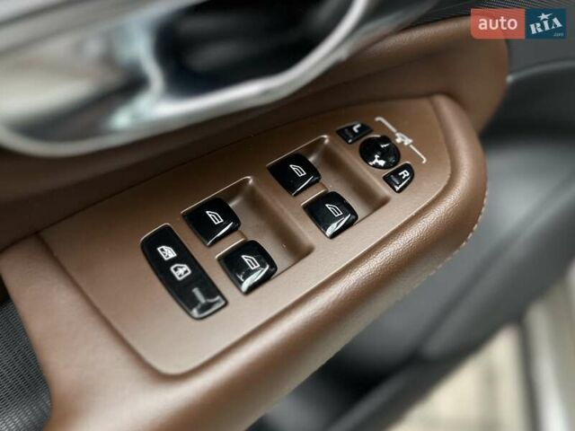 Серый Вольво ХС90, объемом двигателя 1.97 л и пробегом 128 тыс. км за 45000 $, фото 32 на Automoto.ua