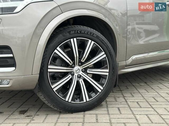 Серый Вольво ХС90, объемом двигателя 1.97 л и пробегом 128 тыс. км за 45000 $, фото 2 на Automoto.ua