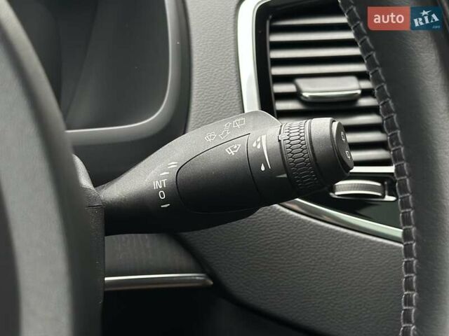 Серый Вольво ХС90, объемом двигателя 1.97 л и пробегом 128 тыс. км за 45000 $, фото 39 на Automoto.ua