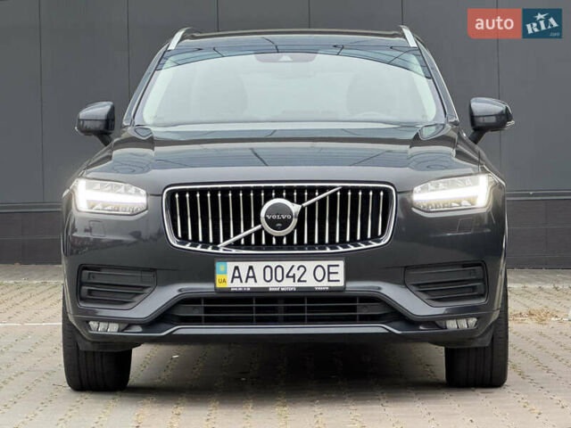 Серый Вольво ХС90, объемом двигателя 1.97 л и пробегом 127 тыс. км за 47900 $, фото 2 на Automoto.ua