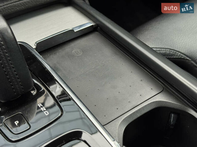 Серый Вольво ХС90, объемом двигателя 1.97 л и пробегом 127 тыс. км за 47900 $, фото 43 на Automoto.ua
