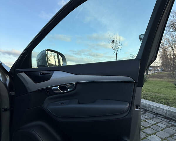 Серый Вольво ХС90, объемом двигателя 1.97 л и пробегом 147 тыс. км за 39800 $, фото 27 на Automoto.ua