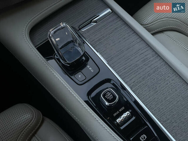 Серый Вольво ХС90, объемом двигателя 1.97 л и пробегом 159 тыс. км за 38999 $, фото 33 на Automoto.ua