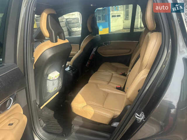 Сірий Вольво ХС90, об'ємом двигуна 0 л та пробігом 150 тис. км за 46000 $, фото 6 на Automoto.ua