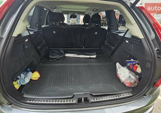 Сірий Вольво ХС90, об'ємом двигуна 1.97 л та пробігом 105 тис. км за 37000 $, фото 11 на Automoto.ua