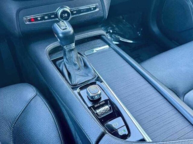 Сірий Вольво ХС90, об'ємом двигуна 2 л та пробігом 56 тис. км за 22600 $, фото 15 на Automoto.ua